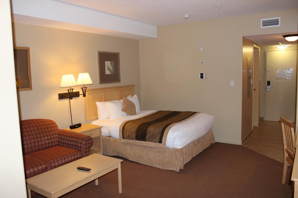 Clearwater Hotel Ltd Fort Mcmurray Exterior photo