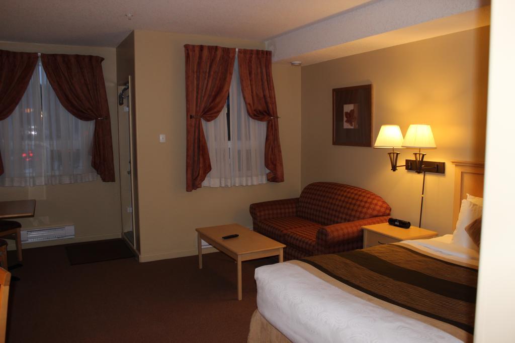 Clearwater Hotel Ltd Fort Mcmurray Exterior photo